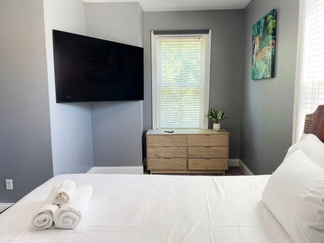 Photo - 1824 Highland Ave Unit ID1056067P