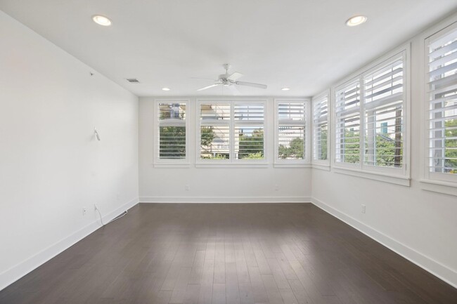 Photo - 908 Nueces St Unit 28