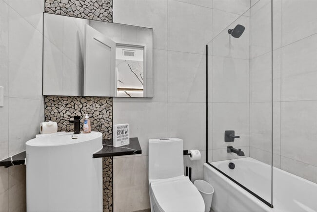 Photo - 443 Clove Rd Unit ID1366359P