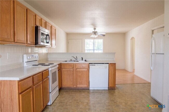 Photo - 413 Brittney Way