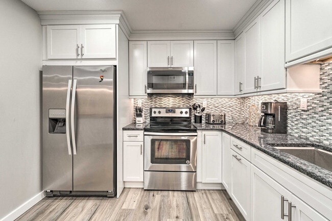 Photo - 1037 W Peppertree Dr Unit SI FL3-ID1546456P