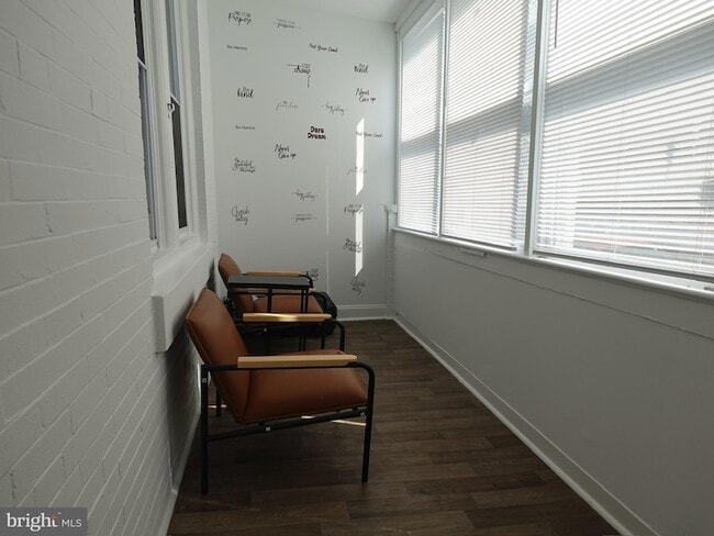 Photo - 6139 Larchwood Ave