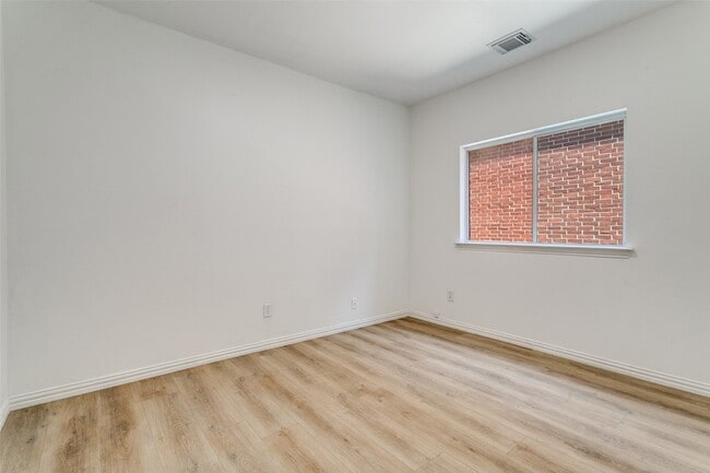 Photo - 1013 Rodin Ln