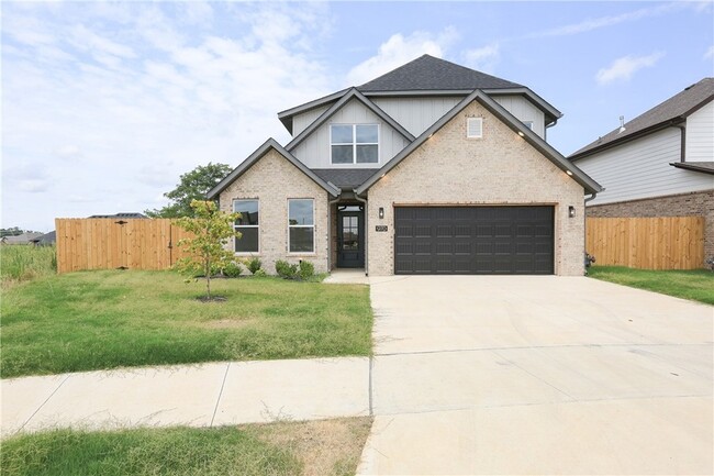 Photo - 970 Moksha St