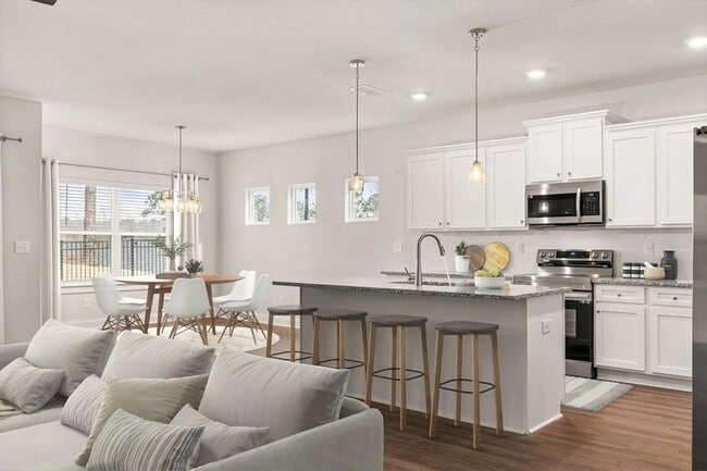 Photo - 488 Amherst Way