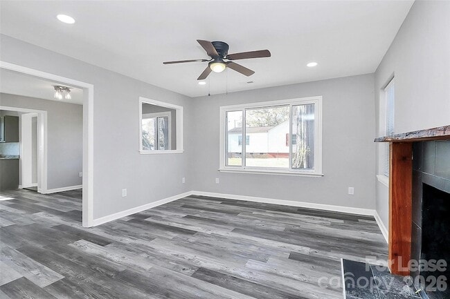 Photo - 108 Lee St