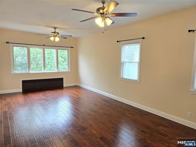 Photo - 158 Knapp Ave