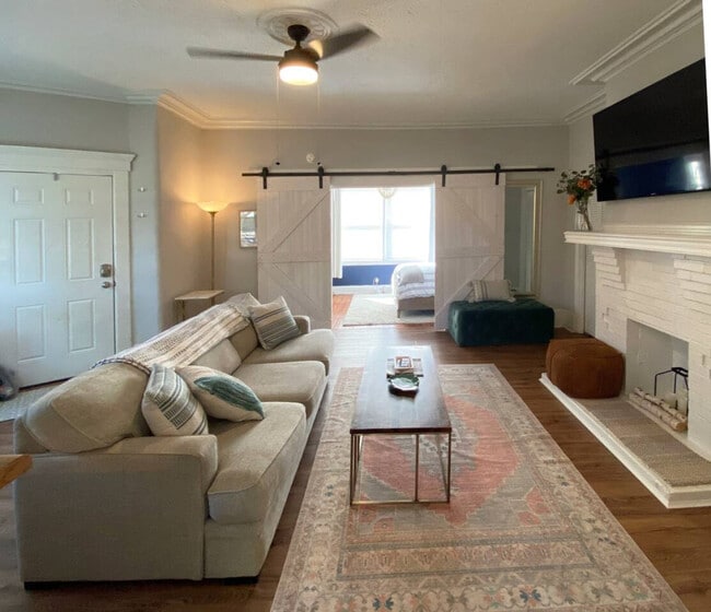 Building Photo - 5651 Ridge Ave Unit SI ID1384097P