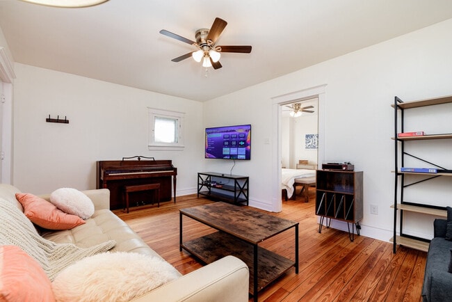 Building Photo - 6026 Scanlan Ave Unit SI ID1546581P