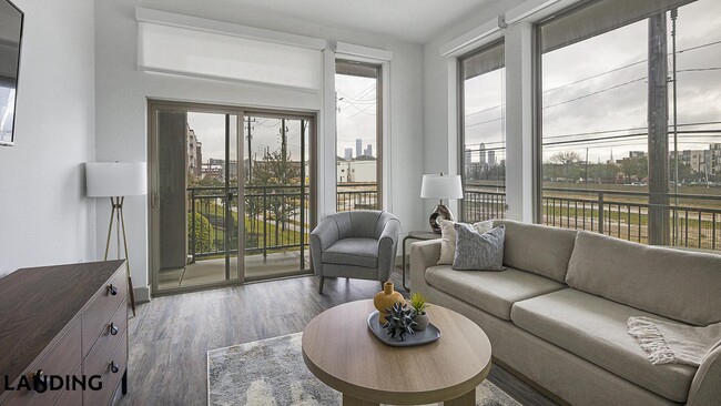 Building Photo - 3030 Summer St Unit 242