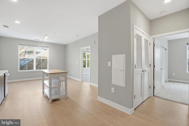 Photo - 989 S Buchanan St Unit 303