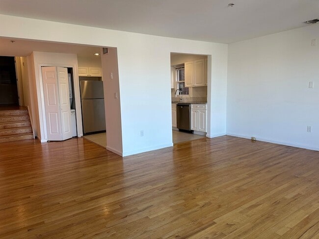 Photo - 8911 Riverside Pl Unit 1