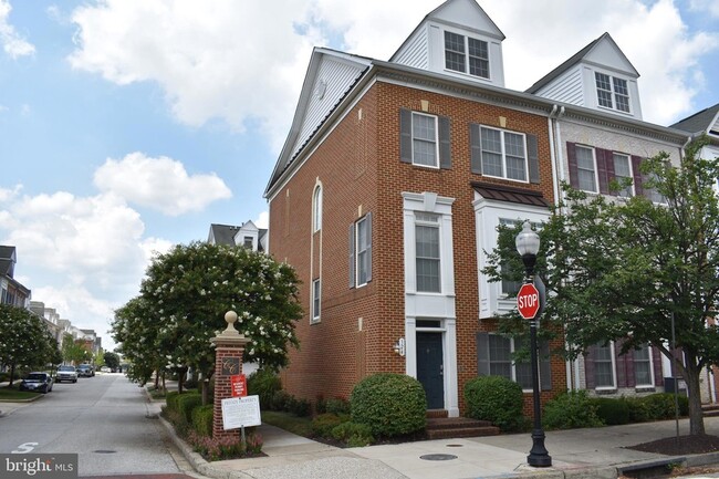 Building Photo - 324 Scott St