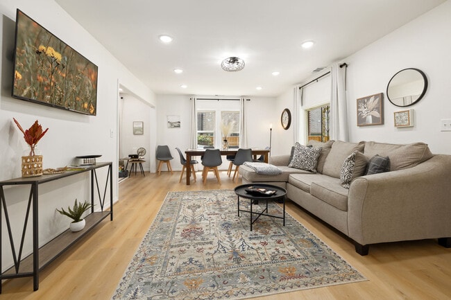 Building Photo - 1318 S W Ave Unit ID1221915P