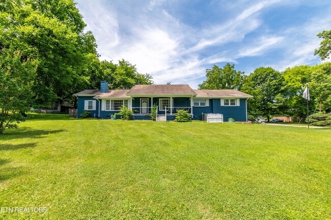 Photo - 201 Farlow Dr