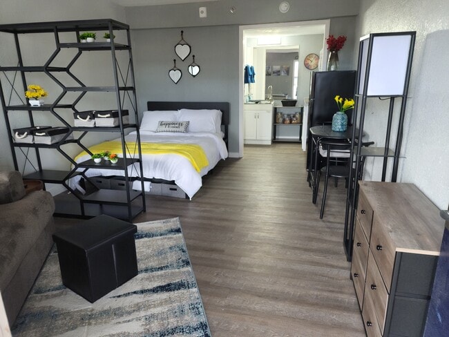 Photo - Plato's Cave - Branson