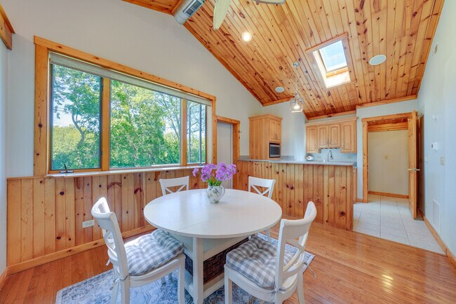 Photo - 27W172 Galusha Ave Unit ID1306620P