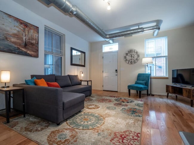 Building Photo - 1610 Pleasant St Unit ID1056042P