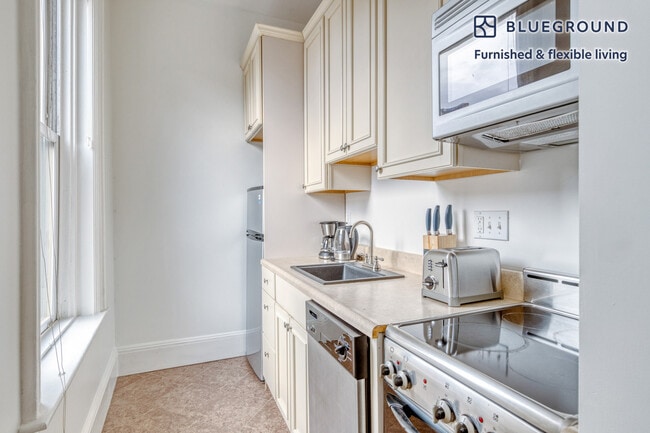 Photo - 11 Hereford St Unit FL4-ID560