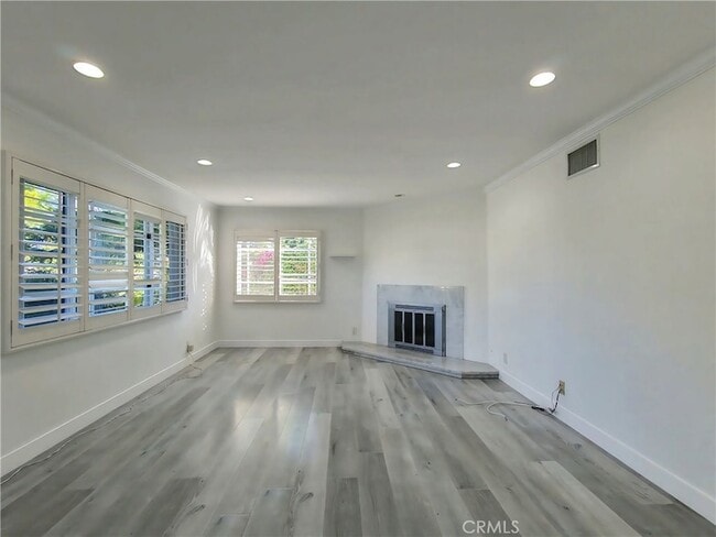 Photo - 7049 Semrad Rd