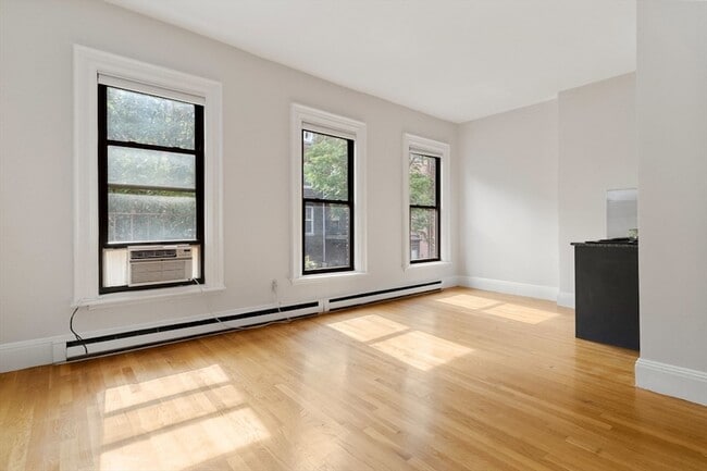 Photo - 182 W Brookline St Unit 3