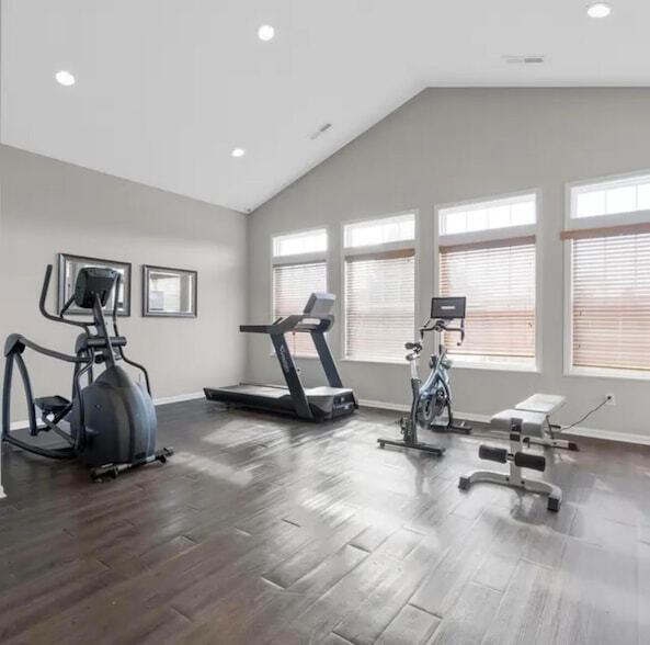 Photo - 7624 Lorimar Dr