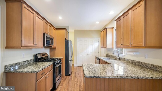 Photo - 831 N Jackson St Unit B