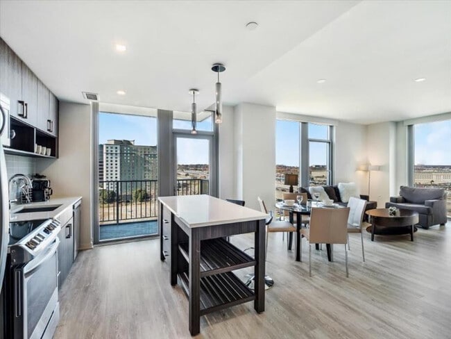 Photo - 400 Army Navy Dr Unit ID1049770P