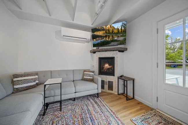 Building Photo - 715 E Annie Ave Unit SI ID1542942P