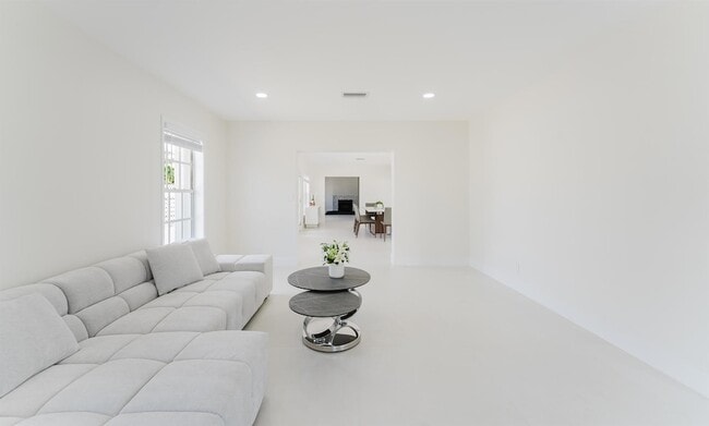 Photo - 3199 NE 6th Dr