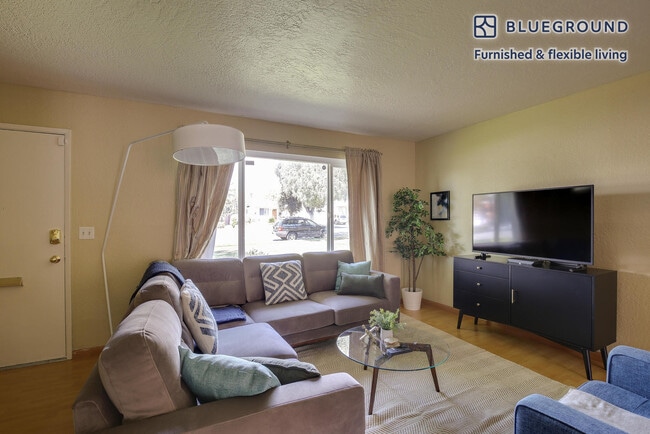 Photo - 3298 Cropley Ave