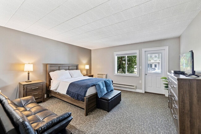 Photo - 30 U.S. 9W-SI ID1466756P Unit SI ID1466756P