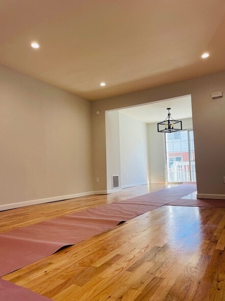 Photo - 16 Oldwood Rd S