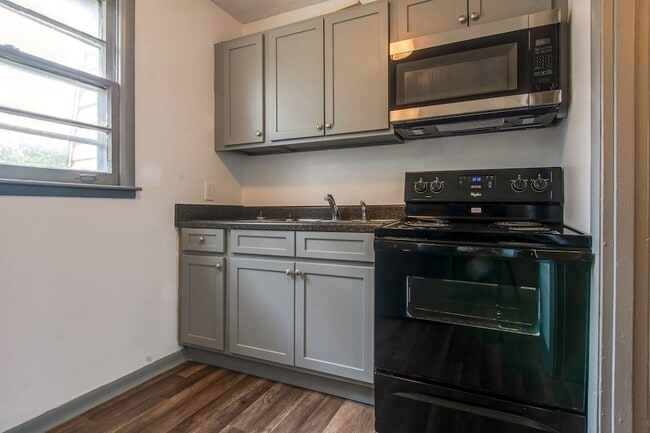 Photo - 1733 17th Ave N