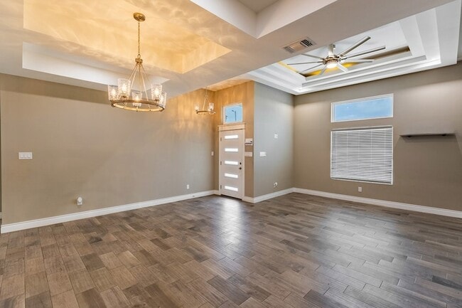 Photo - 1817 Rebecca Ln