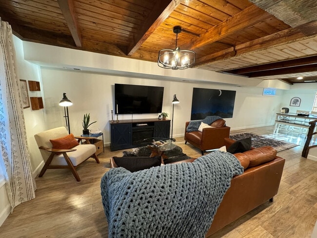 Photo - 59 Beverly Pl Unit ID1337813P