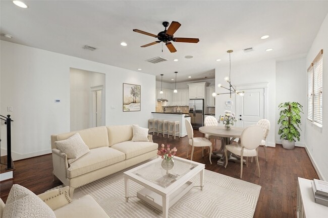 Photo - 1120 W 18th St