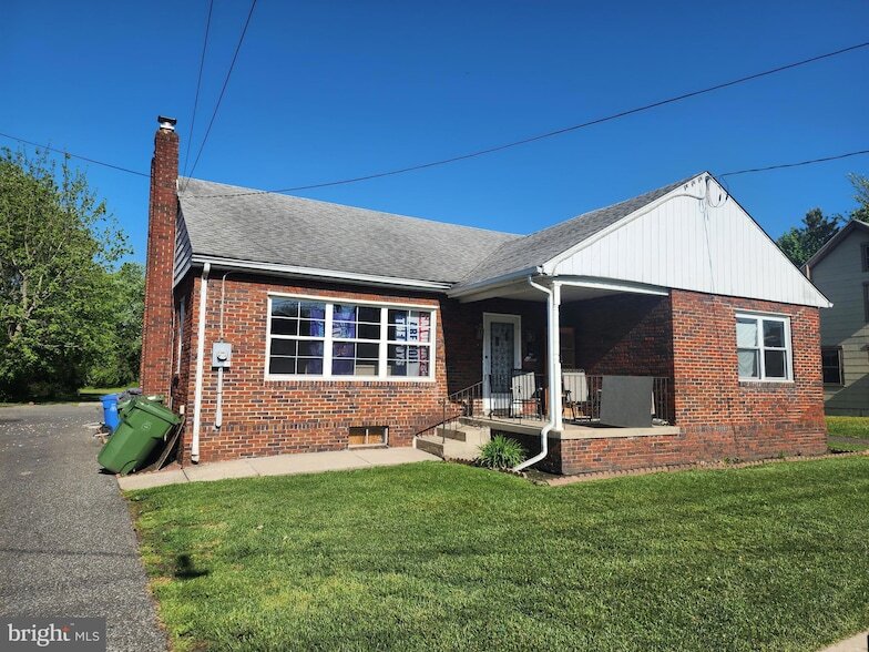 Photo - 333 N Main St