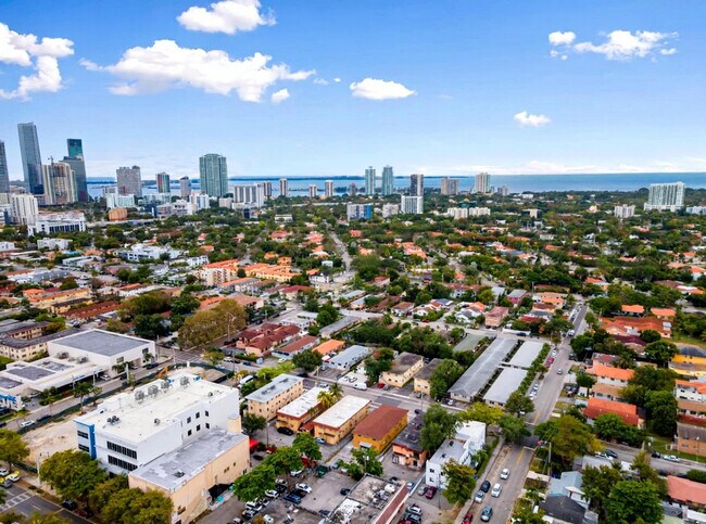 Photo - 740 SW 9th St Unit SI ID1605645P