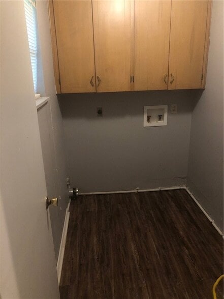 Photo - 302 E Benton St