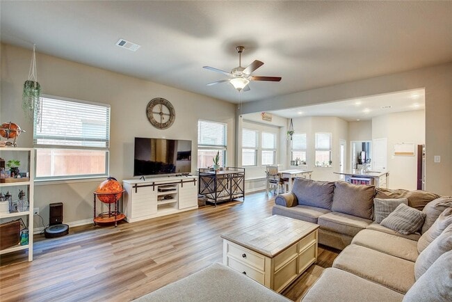 Photo - 3916 Ford Dr