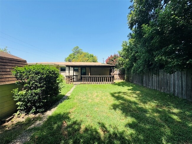 Photo - 816 Lakeside Dr