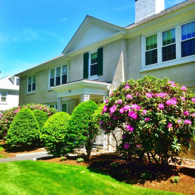 Building Photo - Thoreau Gardens