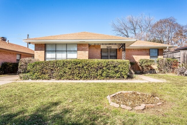 Photo - 2625 San Medina Ave