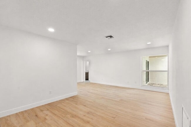 Photo - 1313 Pinetta Cir