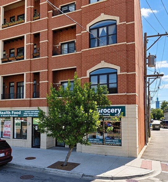 Building Photo - 125 S Western Ave Unit 4