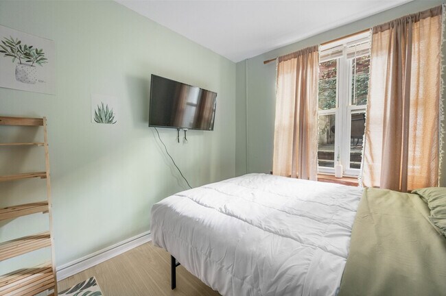 Photo - 252 E 33rd St Unit SI ID1323974P