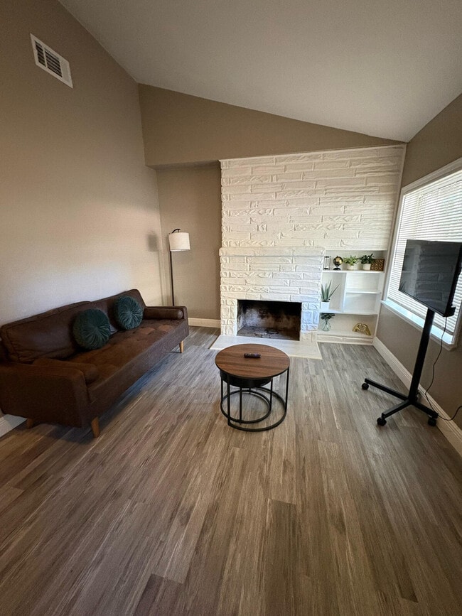 Building Photo - 915 Buena Vista Dr Unit SI ID1319917P