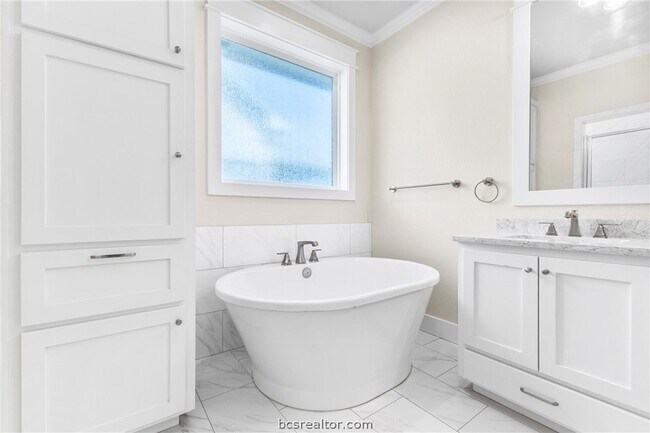 Photo - 4209 Downton Abbey Ave