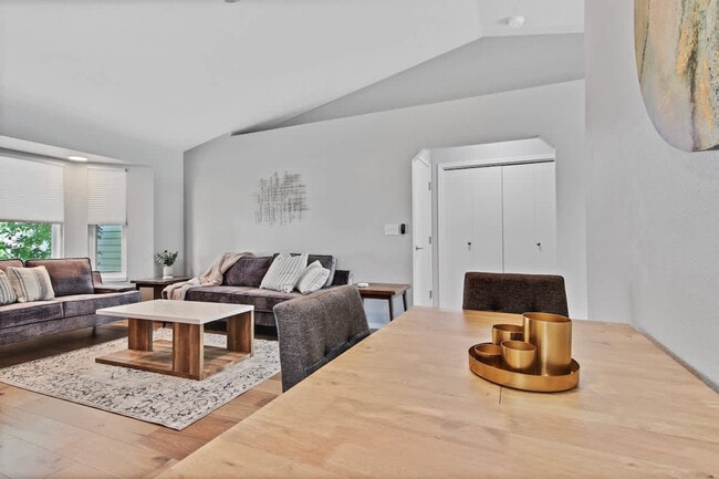 Photo - 925 N Stonehenge Way Unit ID1250620P